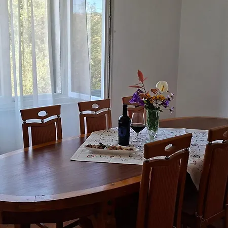 Kamena Kuca Pax * Vrgada