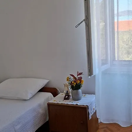 Mirna Kamena Kuca Pax Dom wakacyjny Vrgada