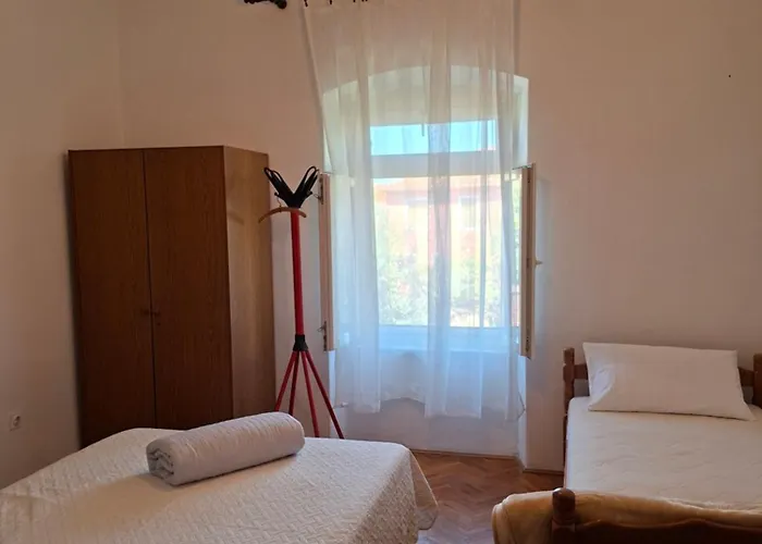 Kamena Kuca Pax * Vrgada